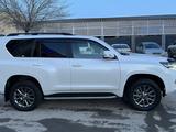 Toyota Land Cruiser Prado 2018 года за 23 500 000 тг. в Актобе – фото 2