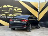 Hyundai Elantra 2018 года за 9 900 000 тг. в Атырау – фото 5