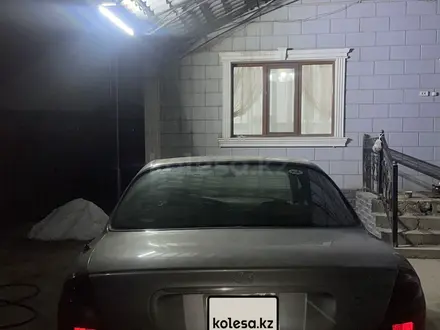 Hyundai Sonata 1998 года за 800 000 тг. в Шымкент – фото 2