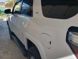 Toyota 4Runner 2014 годаүшін17 500 000 тг. в Жанаозен – фото 3