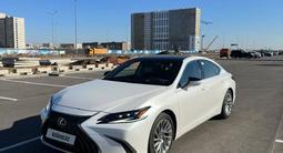 Lexus ES 350 2022 годаfor30 500 000 тг. в Астана