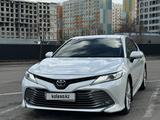 Toyota Camry 2019 года за 14 000 000 тг. в Алматы