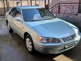 Toyota Camry 2001 годаүшін3 800 000 тг. в Шымкент