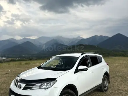Toyota RAV4 2015 года за 10 000 000 тг. в Алматы