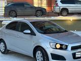 Chevrolet Aveo 2013 года за 3 900 000 тг. в Актобе – фото 3