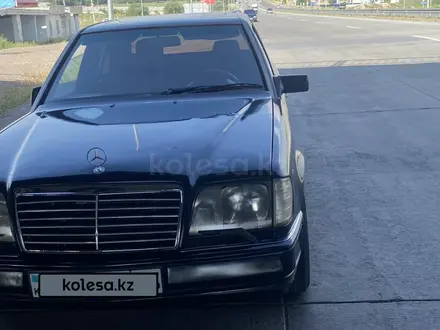 Mercedes-Benz E 220 1995 года за 1 400 000 тг. в Шымкент – фото 3