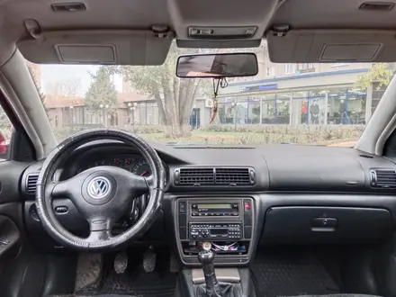 Volkswagen Passat 1997 года за 2 800 000 тг. в Семей – фото 10