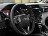 Toyota Camry 2018 годаүшін15 000 000 тг. в Шымкент – фото 2