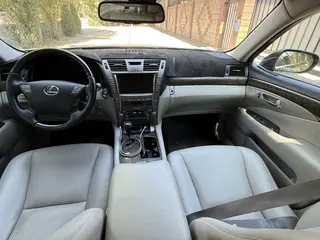 Lexus LS 460