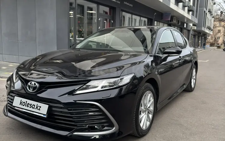 Toyota Camry 2023 года за 15 800 000 тг. в Алматы