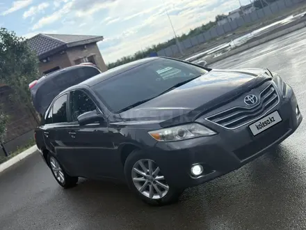 Toyota Camry 2010 года за 4 600 000 тг. в Атырау