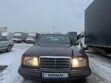 Mercedes-Benz E 220 1993 года за 1 950 000 тг. в Алматы – фото 3