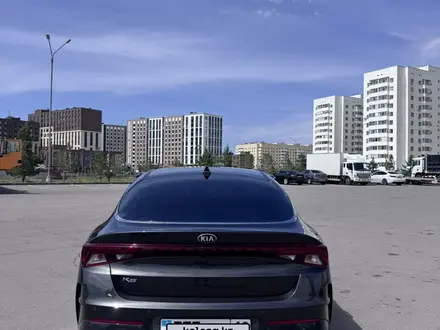 Kia K5 2021 года за 12 500 000 тг. в Астана – фото 16