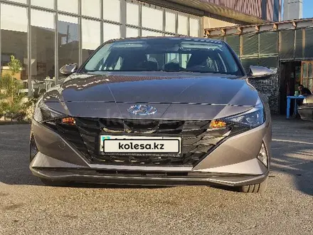 Hyundai Elantra 2023 года за 10 400 000 тг. в Шымкент – фото 3