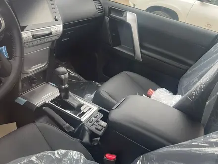 Toyota Land Cruiser Prado 2023 года за 32 500 000 тг. в Актобе – фото 5