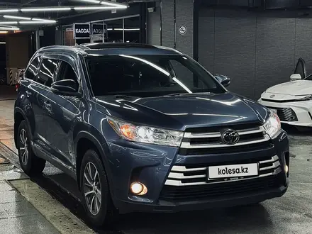 Toyota Highlander 2019 года за 18 000 000 тг. в Алматы