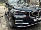 BMW X5 2021 года за 41 000 000 тг. в Алматы – фото 3