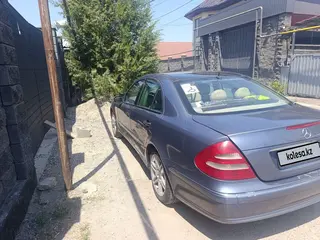 Mercedes-Benz E 280