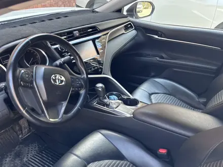 Toyota Camry 2018 года за 9 000 000 тг. в Актау – фото 5