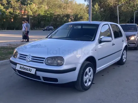 Volkswagen Golf 2003 года за 1 900 000 тг. в Семей