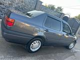 Volkswagen Vento 1994 года за 1 700 000 тг. в Алматы – фото 2