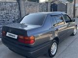 Volkswagen Vento 1994 года за 1 700 000 тг. в Алматы – фото 5