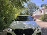 BMW X6 2022 года за 43 000 000 тг. в Уральск – фото 4