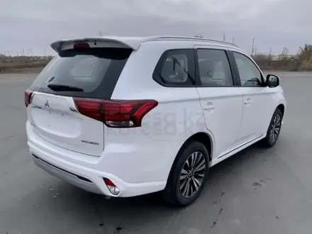 Mitsubishi Outlander 2022 года за 12 500 000 тг. в Актау – фото 3