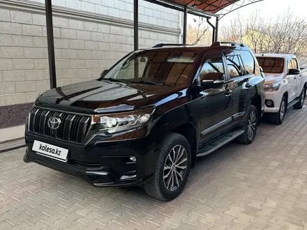Toyota Land Cruiser Prado 2021 года за 35 000 000 тг. в Актобе – фото 2