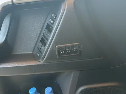 Toyota Land Cruiser Prado 2021 года за 35 000 000 тг. в Актобе – фото 8