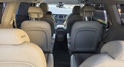 Kia Carnival 2018 года за 11 400 000 тг. в Шымкент – фото 3