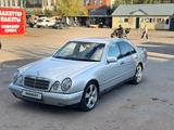 Mercedes-Benz E 320 1995 года за 3 200 000 тг. в Караганда