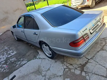 Mercedes-Benz E 320 1998 года за 3 200 000 тг. в Кордай