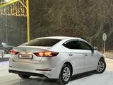 Hyundai Elantra 2017 годаfor7 500 000 тг. в Алматы – фото 3