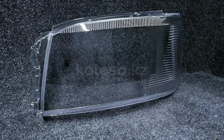 Стекло фар в наличии на Toyota HiAce 2006   г. за 18 000 тг. в Алматы