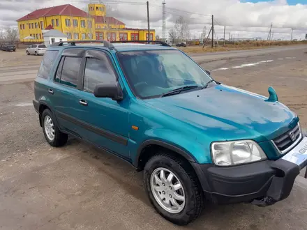 Honda CR-V 1996 года за 4 000 000 тг. в Атырау – фото 2