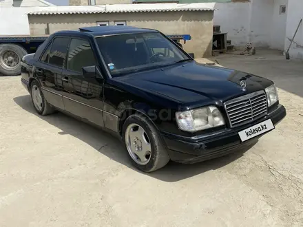 Mercedes-Benz E 280 1995 года за 2 500 000 тг. в Актау