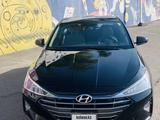 Hyundai Elantra 2018 годаfor5 200 000 тг. в Алматы – фото 2