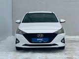Hyundai Accent 2021 года за 7 500 000 тг. в Уральск – фото 2