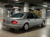 Mercedes-Benz E 320 1998 года за 3 950 000 тг. в Астана – фото 2
