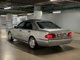 Mercedes-Benz E 320 1998 года за 3 950 000 тг. в Астана