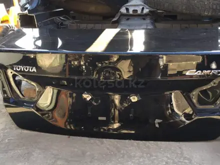 Крышка багажника camry 50 бу оригенал за 140 000 тг. в Караганда