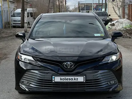 Toyota Camry 2017 года за 12 600 000 тг. в Астана