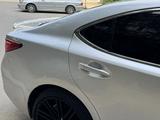 Lexus ES 300h 2013 годаүшін7 900 000 тг. в Актау – фото 4