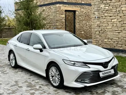 Toyota Camry 2020 года за 15 000 000 тг. в Алматы – фото 3