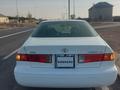 Toyota Camry 2000 года за 3 500 000 тг. в Шымкент – фото 3