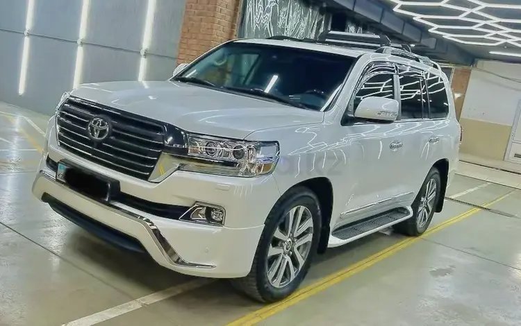 Toyota Land Cruiser 2017 года за 34 500 000 тг. в Астана