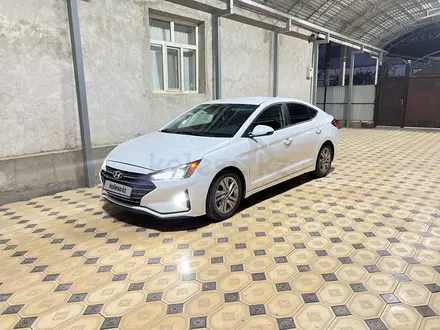 Hyundai Elantra 2019 года за 7 300 000 тг. в Шымкент – фото 2