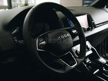 Skoda Karoq Sportline II 2026 года за 17 590 000 тг. в Алматы – фото 26