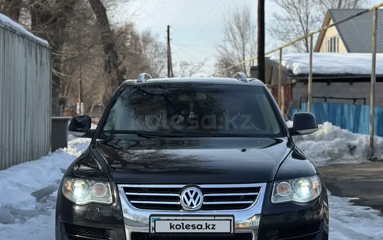 Volkswagen Touareg 2007 годаүшін7 500 000 тг. в Алматы